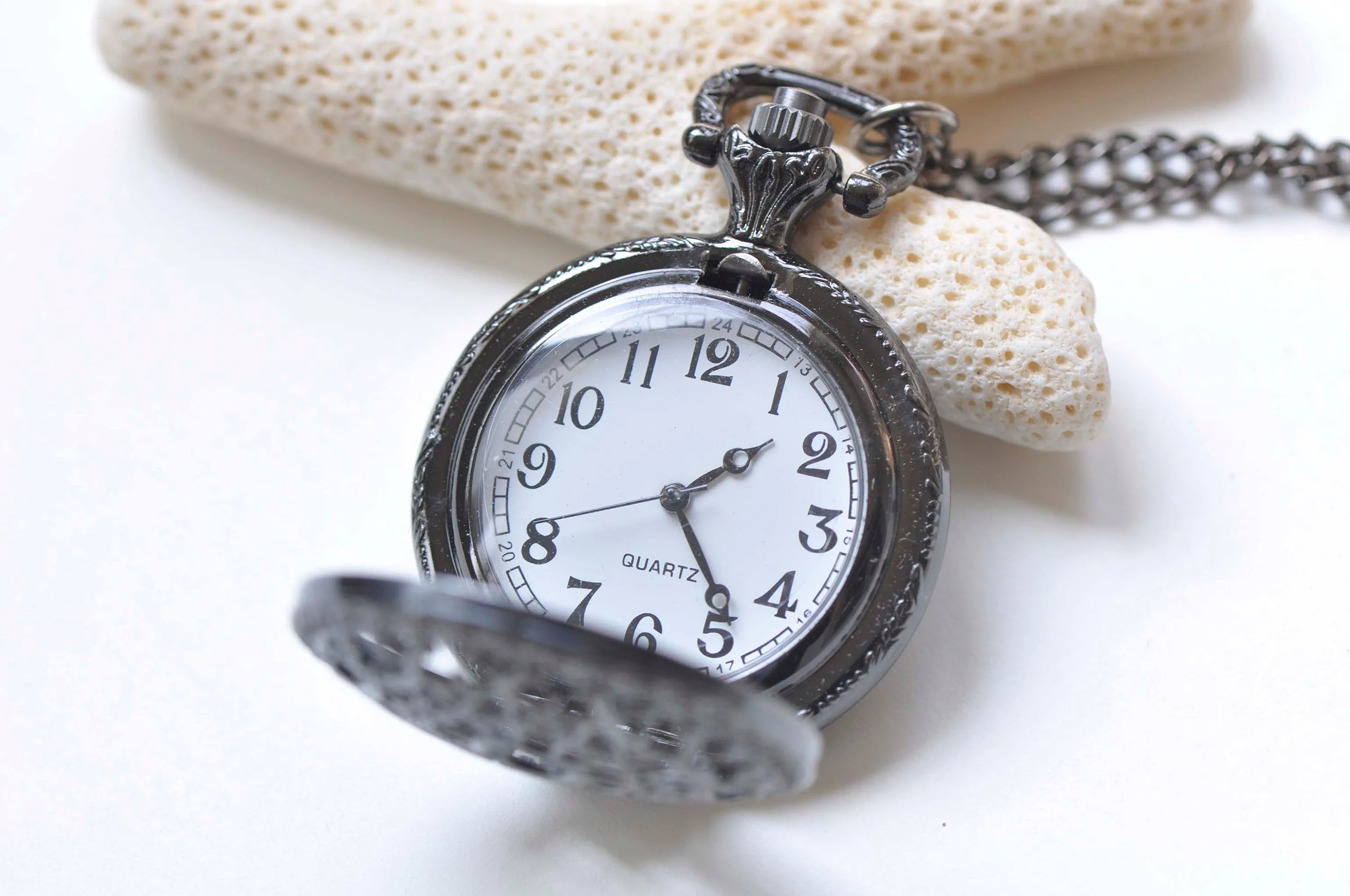 1 PC Antique Bronze/Platinum/Black Spider Cobweb Pocket Watch Necklace