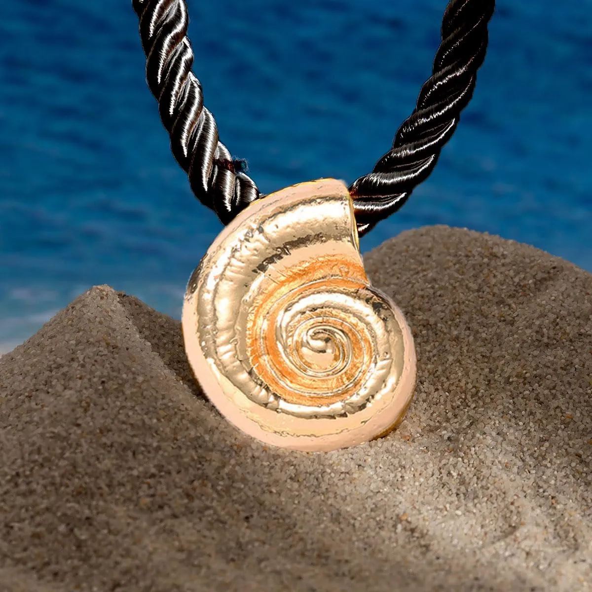 Gold Conch Shell Necklace for Women Halloween Ursula Costume Accessory for Adult Teens Witch Shell Necklace Snail Seashell Pendant Rope Necklace Jewelry Cosplay Holiday Party