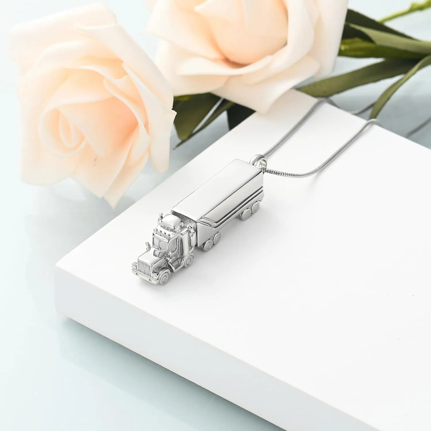 shajwo 18 Wheeler Semi Truck Urn Necklace for Ashes for Men Women Cremation Jewelry of Loved Ones Memorial Locket Pendant